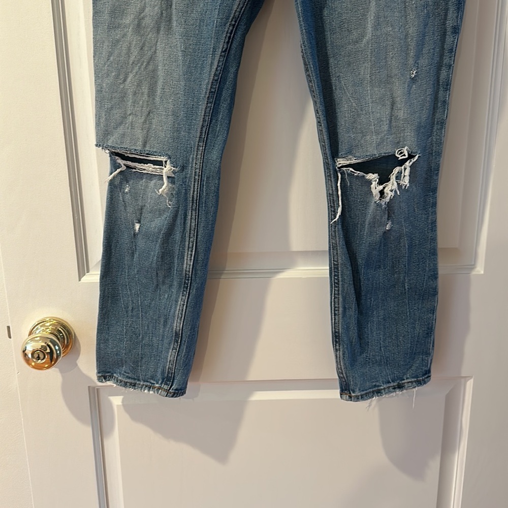 Abercrombie & Fitch High Rise Distressed Blue Jeans - Picture 3 of 7